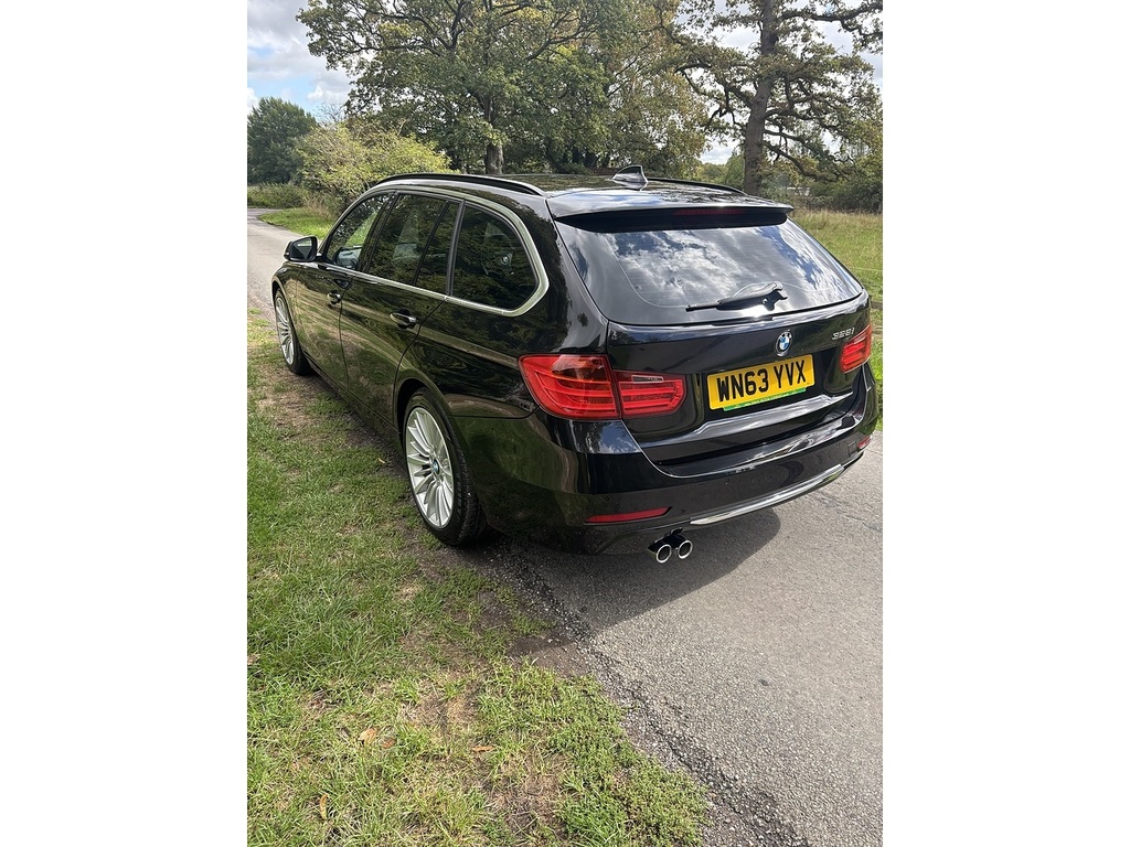 BMW 3 Series Estate Black #12