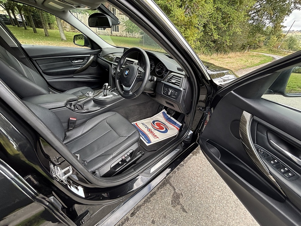 BMW 3 Series Estate Black #18