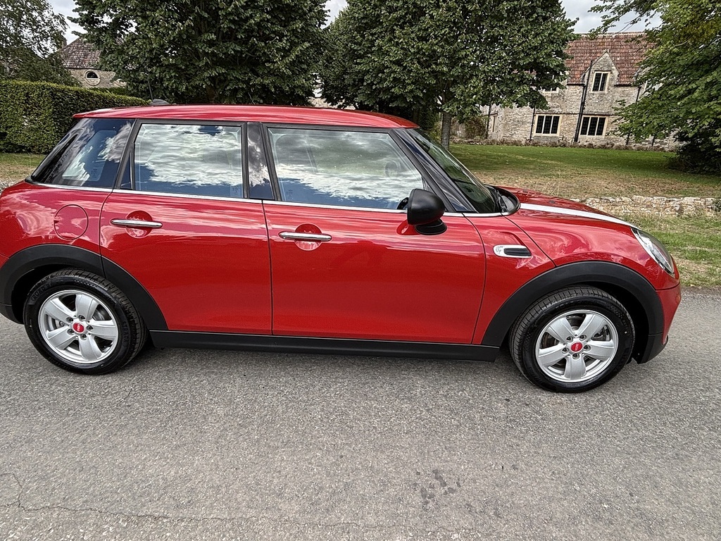 Mini Hatch U556554 Red #5