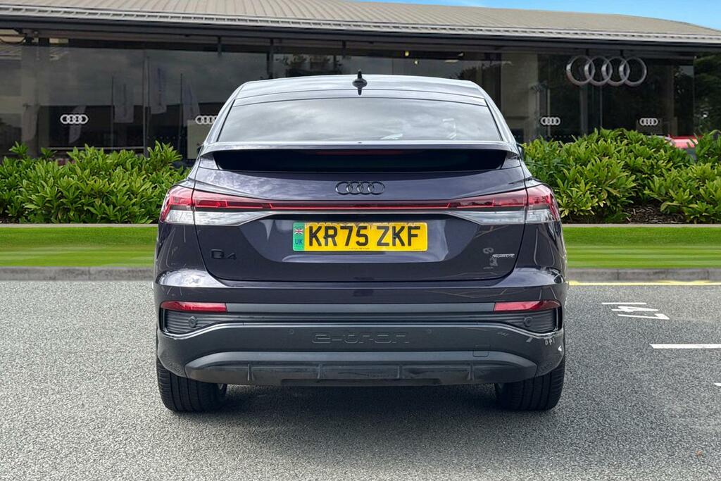 Audi Q4 E Tron Q4 Sportback Black Edition 45 E-tron Quattro 210,0 KR75ZKF Purple #4