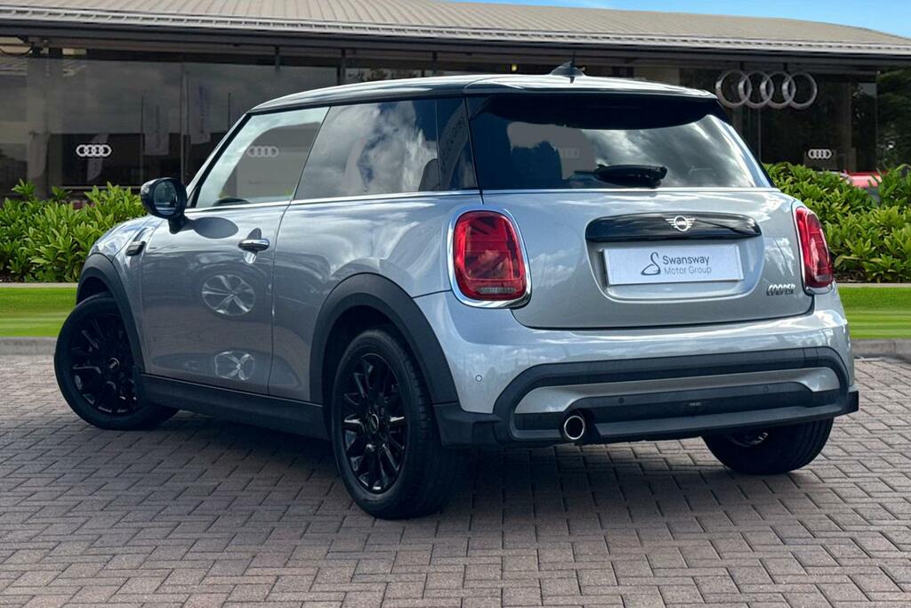 Mini Hatch 1.5 Cooper Classic Steptronic Euro 6 Ss BA72HZM Silver #2