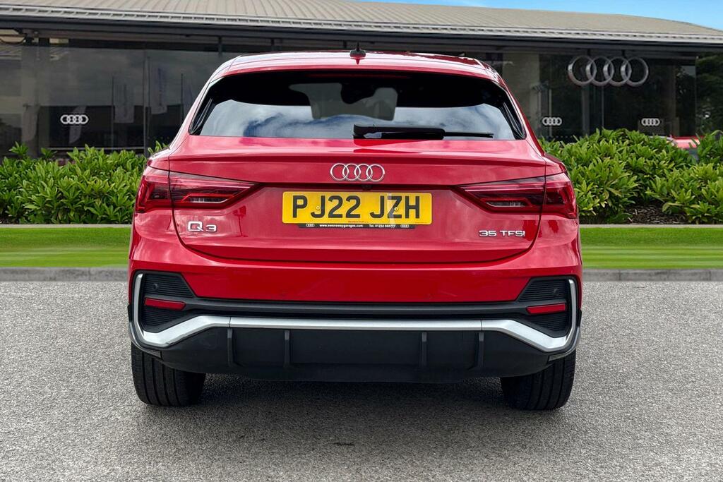 Audi Q3 S Line 35 Tfsi 150 Ps 6-Speed PJ22JZH Red #4