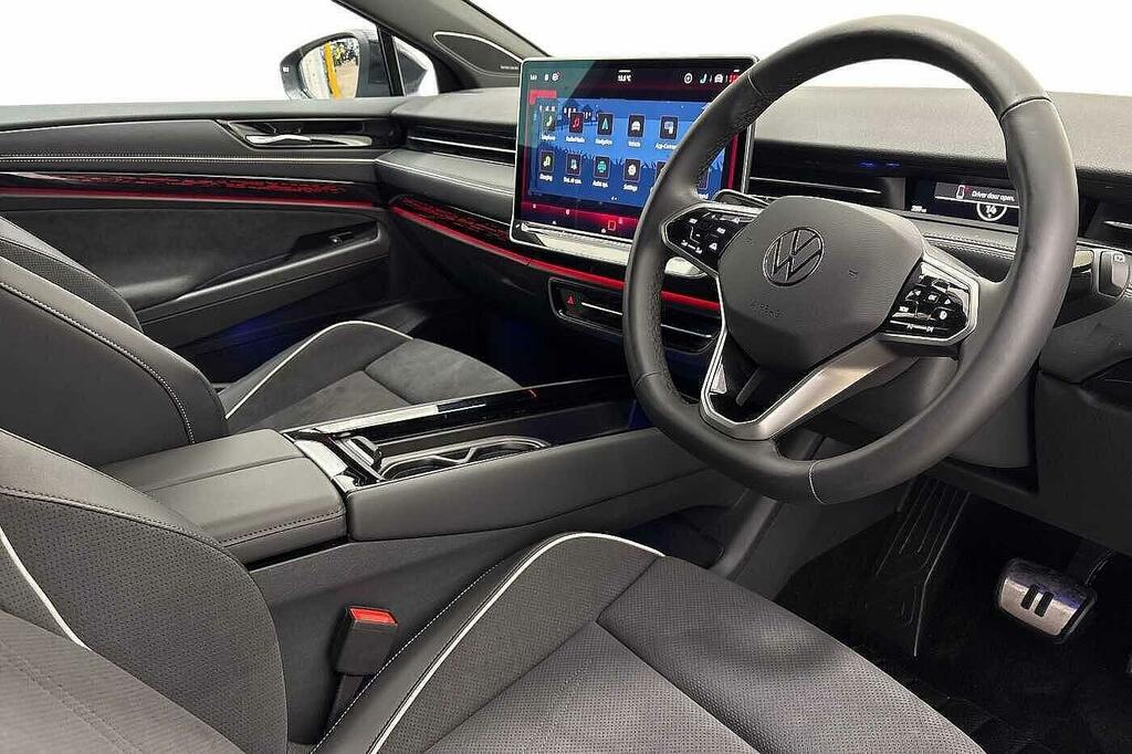 Volkswagen ID.7 Hatchback White #6