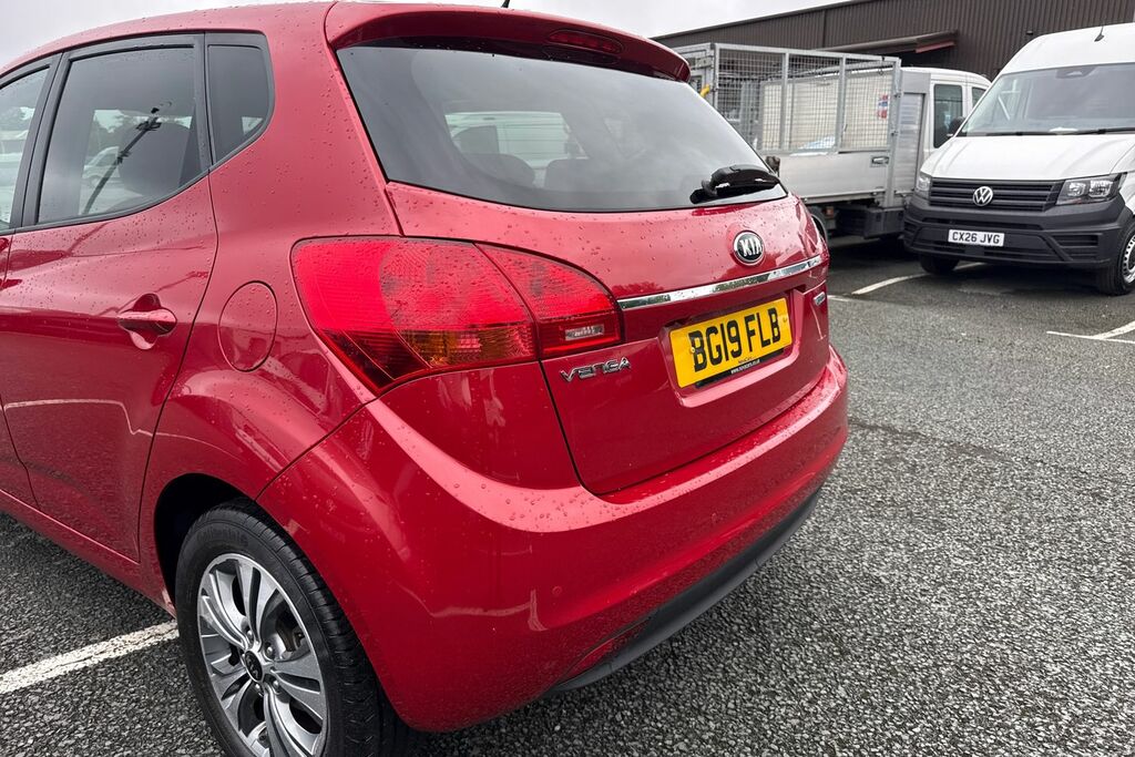 Kia Venga 1.6 2 6 Silver #7