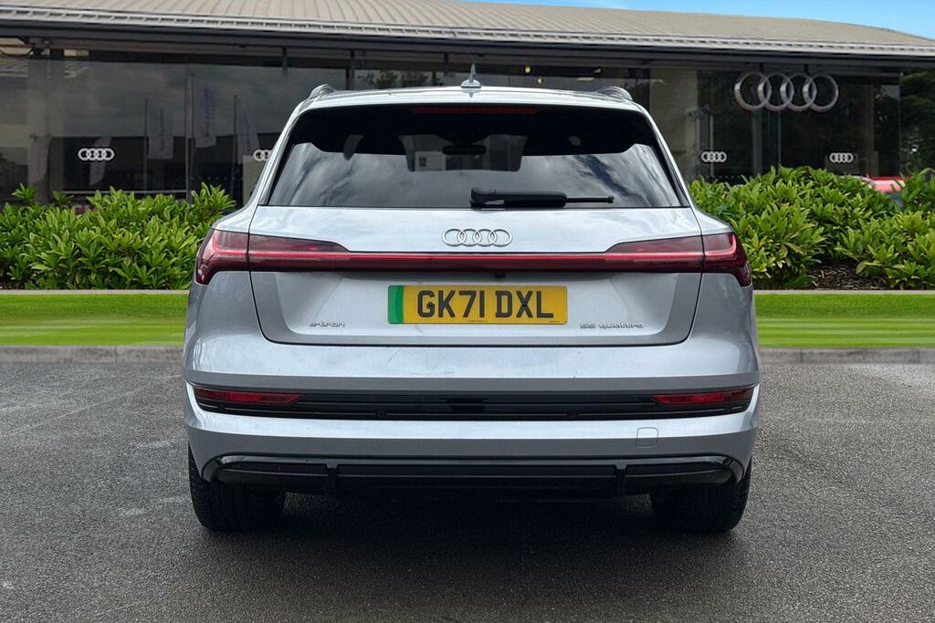 Audi E-tron Black Edition 55 Quattro 300,00 Kw Silver #4