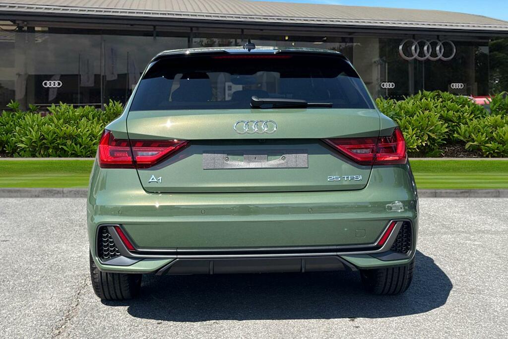 Audi A1 S Line 25 Tfsi 95 Ps 5-Speed PK26ZUC Green #4