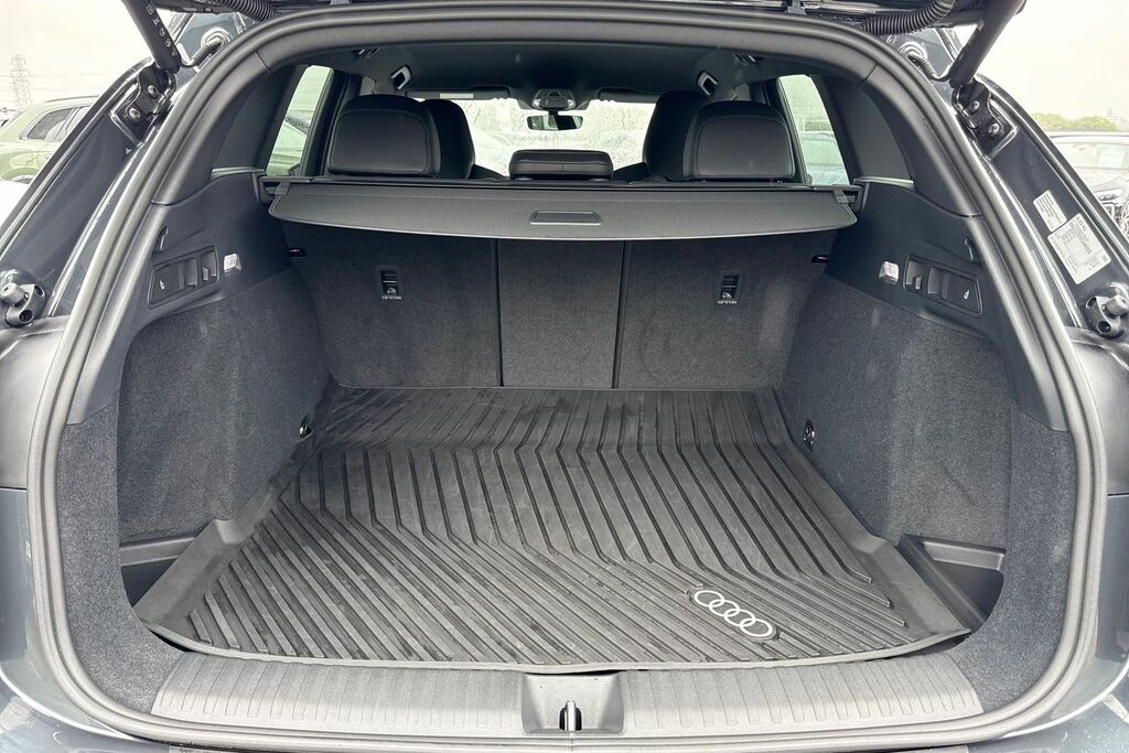 Audi Q6 E-Tron Suv Edition 1 Quattro 285,00 Kw Grey #6