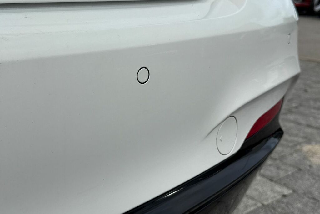 BMW 2 Series 218D Se White #27