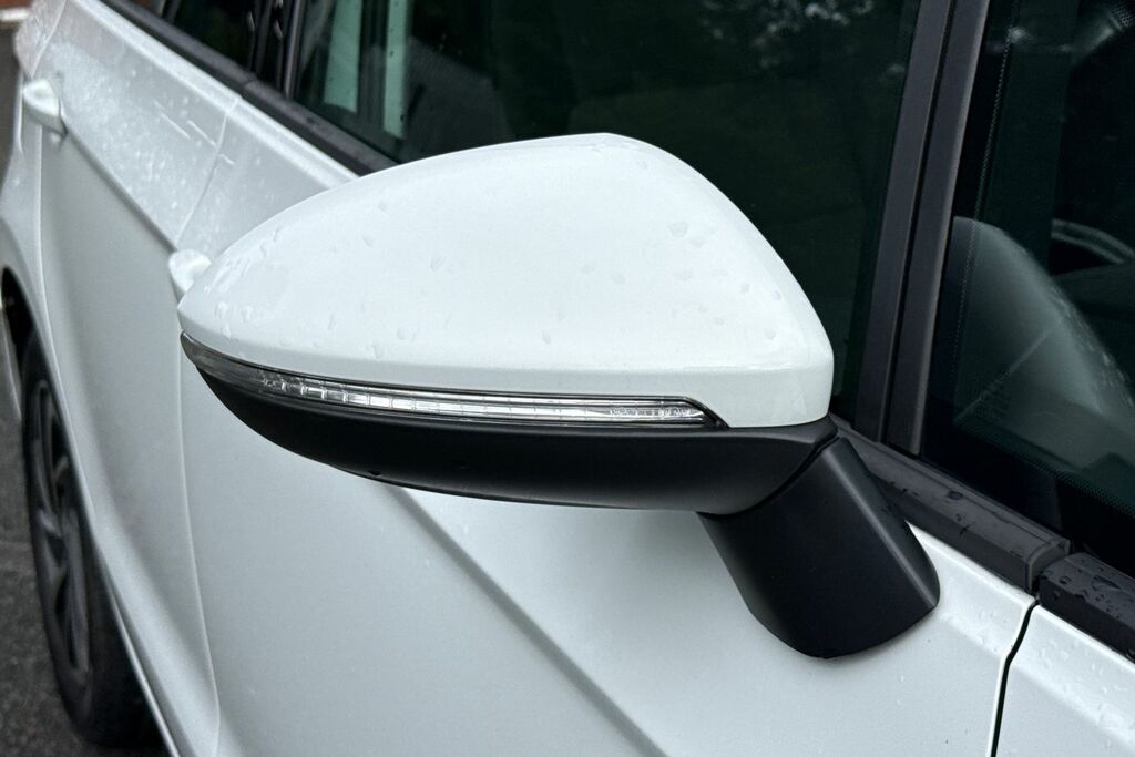 Volkswagen Golf SV Gt White #10