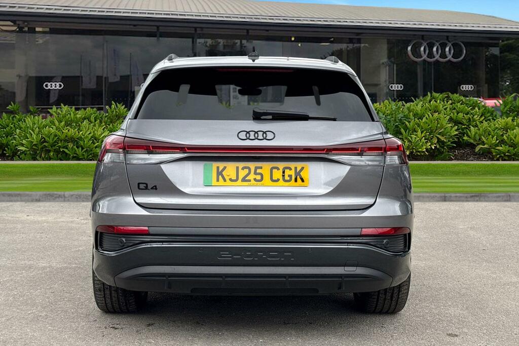 Audi Q4 E Tron Black Edition 45 210,00 Kw Grey #4