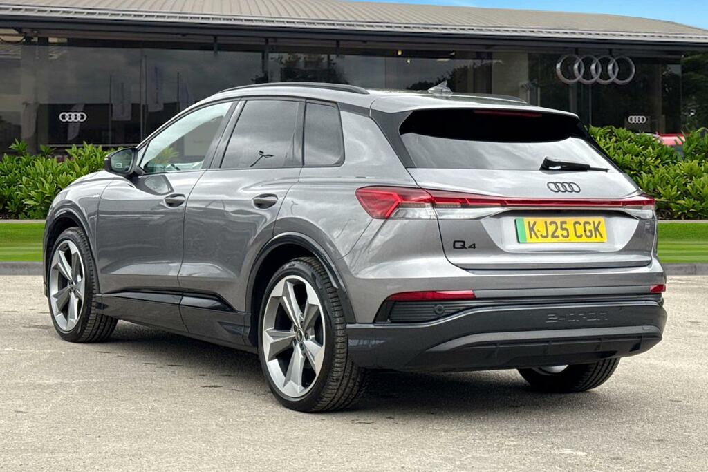 Audi Q4 E Tron Black Edition 45 210,00 Kw Grey #2