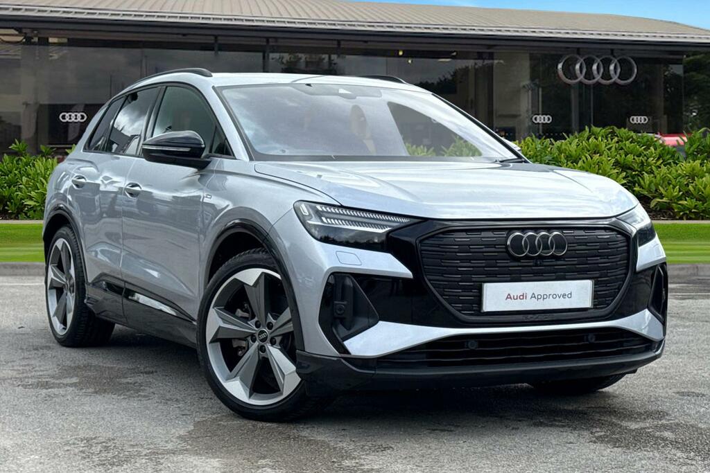 Audi Q4 E Tron Black Edition 45 210,00 Kw Silver