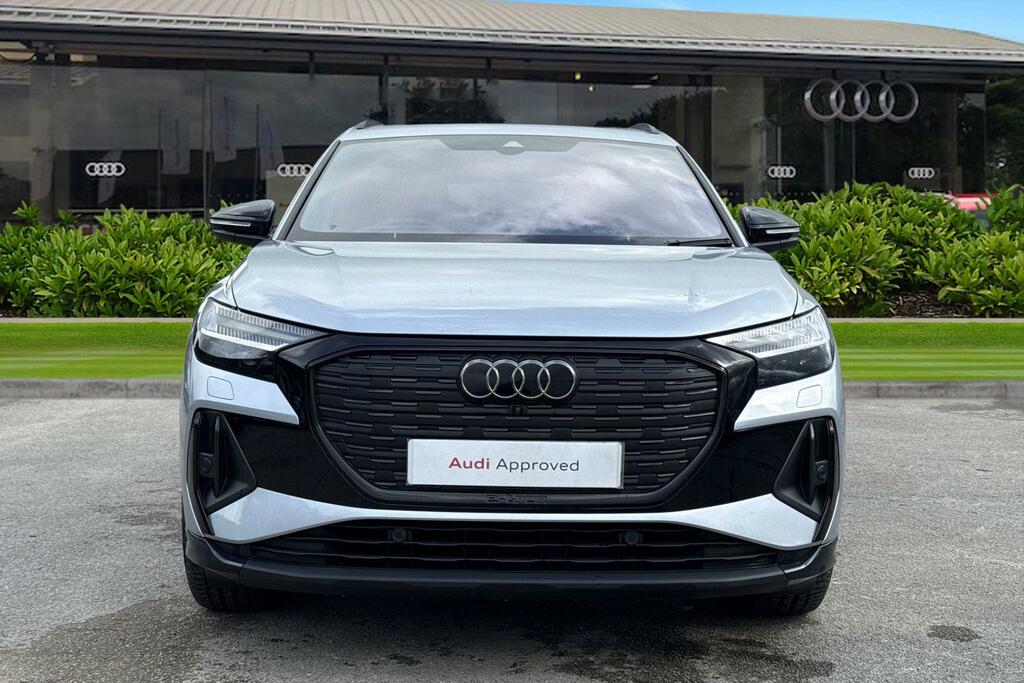 Audi Q4 E Tron Black Edition 45 210,00 Kw Silver #5
