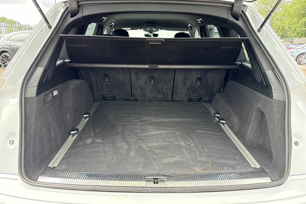 Audi Q7 Black Edition 55 Tfsi E Quattro 381 Ps Tiptronic White #6