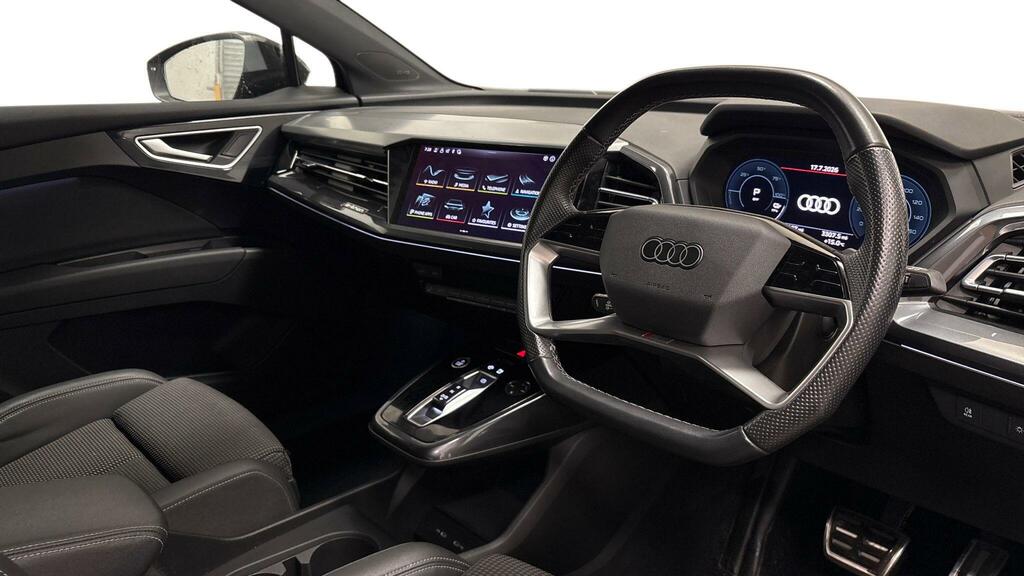 Audi Q4 E Tron S Line 40 150,00 Kw Black #5