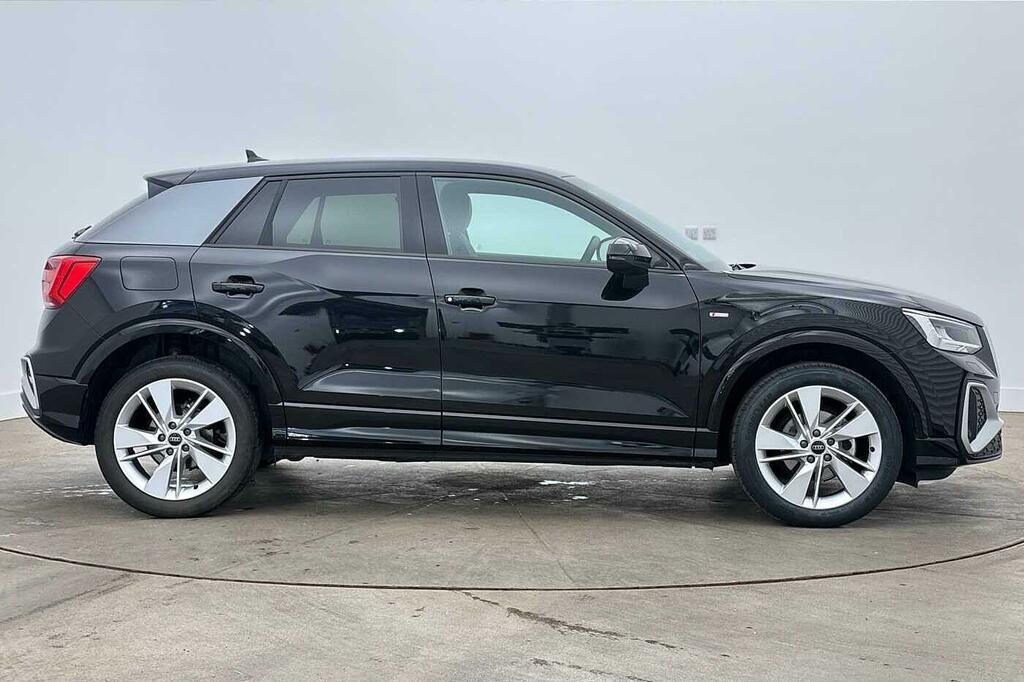Audi Q2 S Line 30 Tfsi 116 Ps 6-Speed Black #4