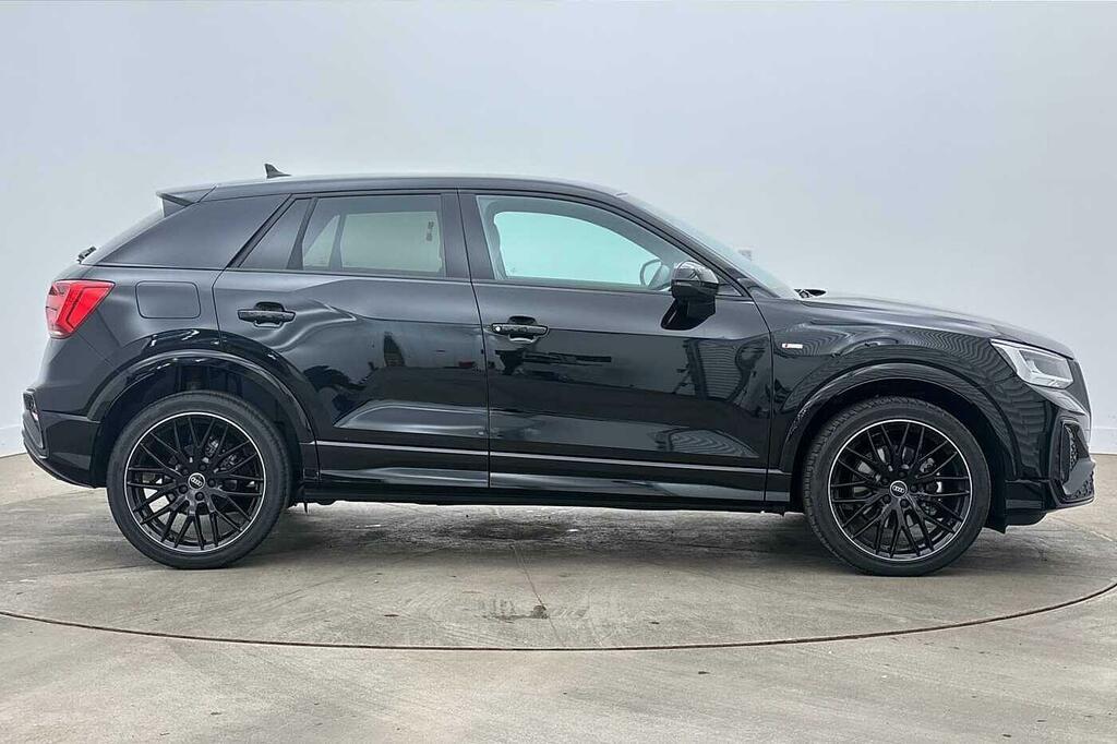 Audi Q2 Black Edition 35 Tfsi 150 Ps S Tronic Black #4