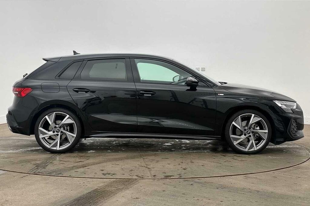 Audi A3 Black Edition Tfsi 150 Ps S Tronic DK26WNA Black #4