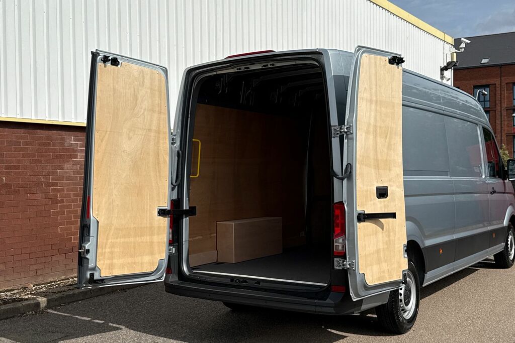Volkswagen Crafter Cr35 Mwb 140Ps Commerce Plus Panel Van Digital Da White #38