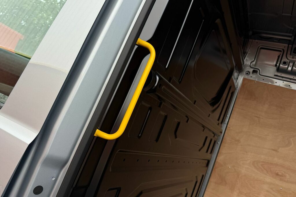 Volkswagen Crafter Cr35 Mwb 140Ps Commerce Plus Panel Van Digital Da White #47