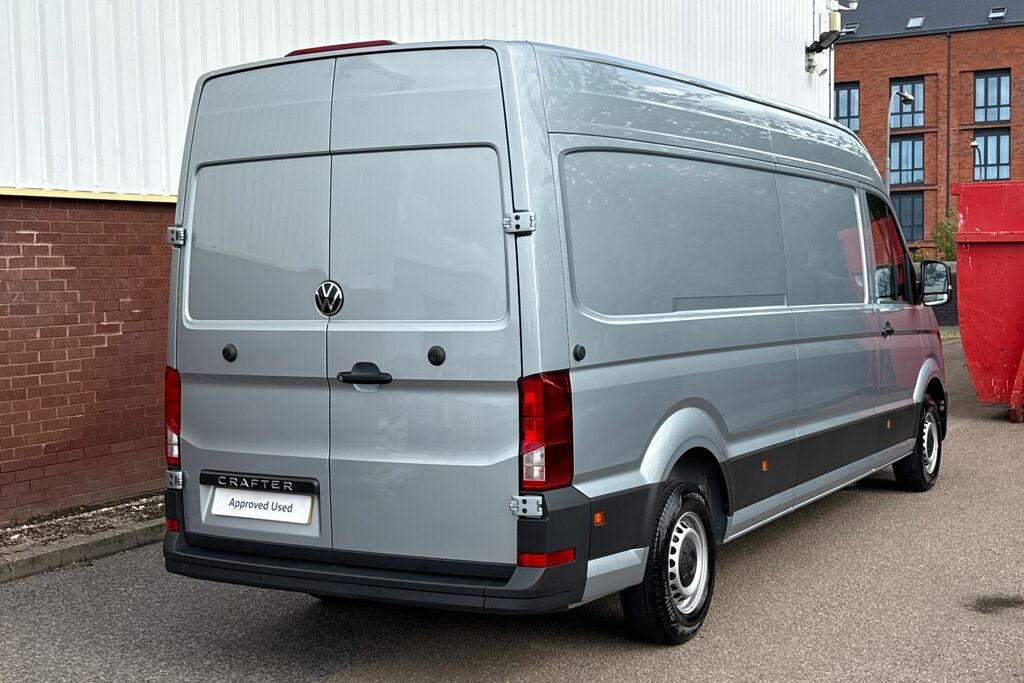 Volkswagen Crafter Cr35 Mwb 140Ps Commerce Plus Panel Van Digital Da White #25