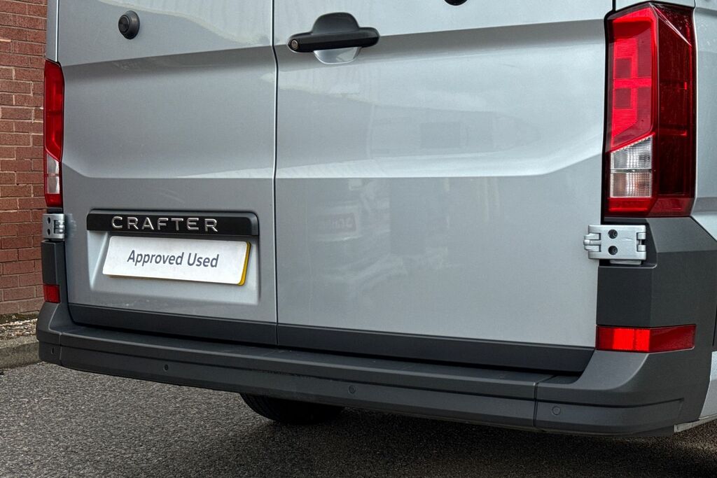 Volkswagen Crafter Cr35 Mwb 140Ps Commerce Plus Panel Van Digital Da White #37
