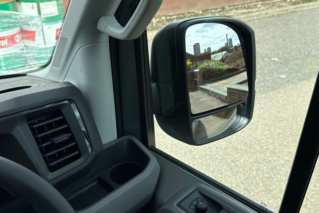 Volkswagen Crafter Cr35 Mwb 140Ps Commerce Plus Panel Van Digital Da White #20