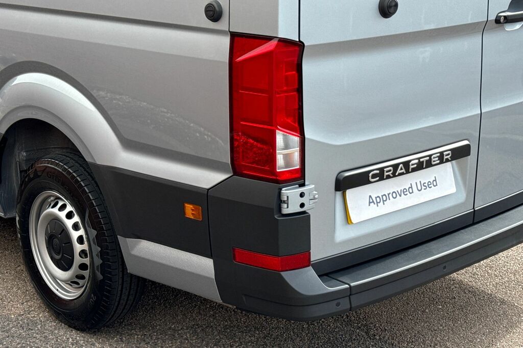Volkswagen Crafter Cr35 Mwb 140Ps Commerce Plus Panel Van Digital Da White #7