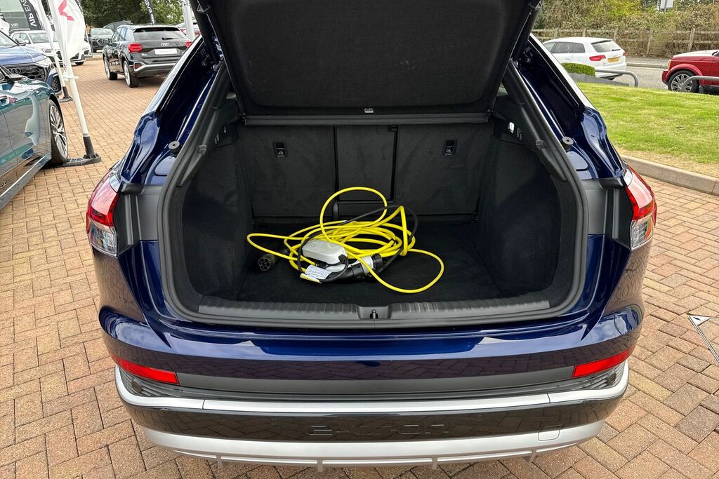 Audi Q4 E Tron S Line 40 150,00 Kw Blue #6