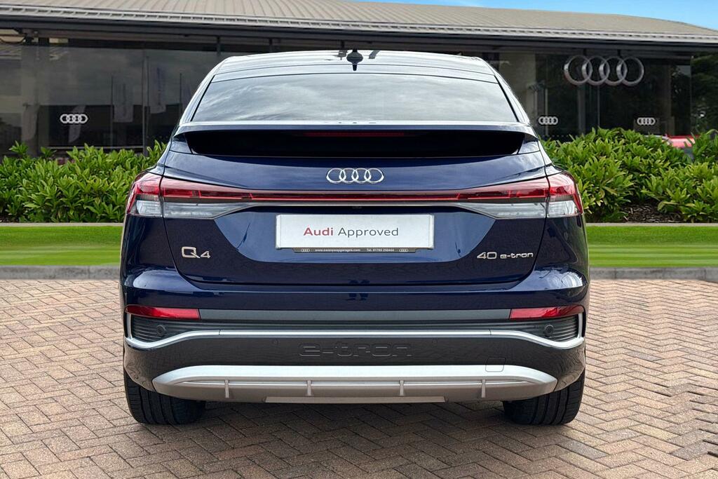 Audi Q4 E Tron S Line 40 150,00 Kw Blue #4