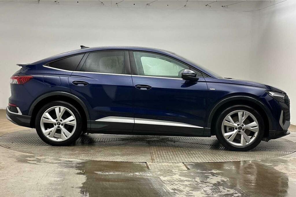 Audi Q4 E Tron S Line 40 150,00 Kw Blue #4