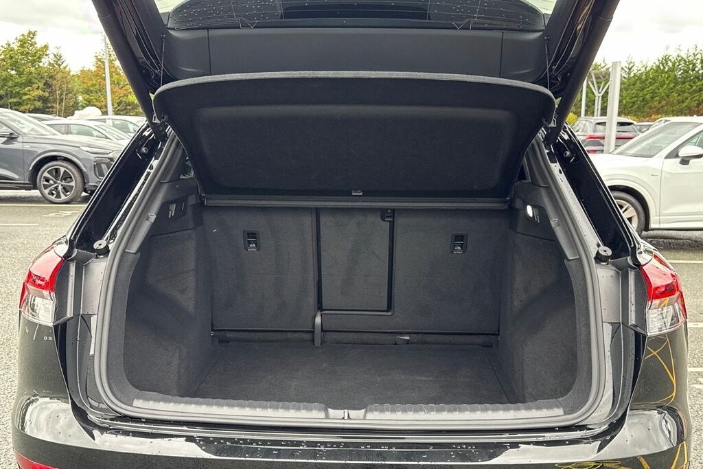 Audi Q4 E Tron Black Edition 45 210,00 Kw Black #6