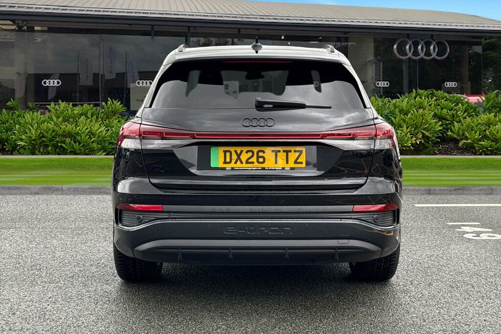 Audi Q4 E Tron Black Edition 45 210,00 Kw Black #4