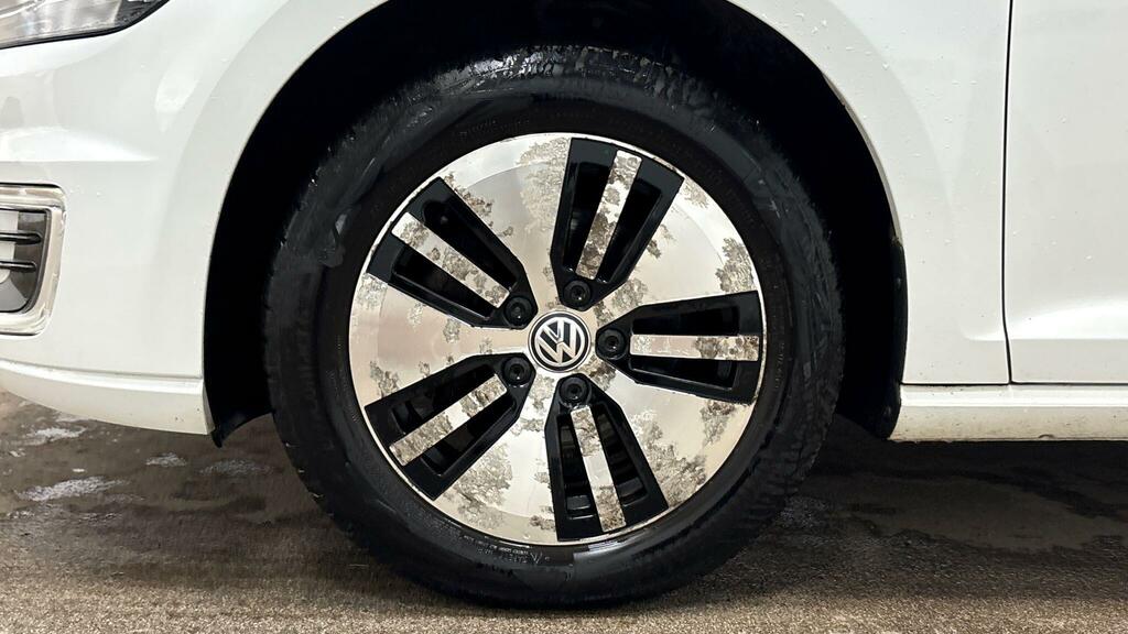 Volkswagen e-Golf 35.8Kwh E-golf White #5