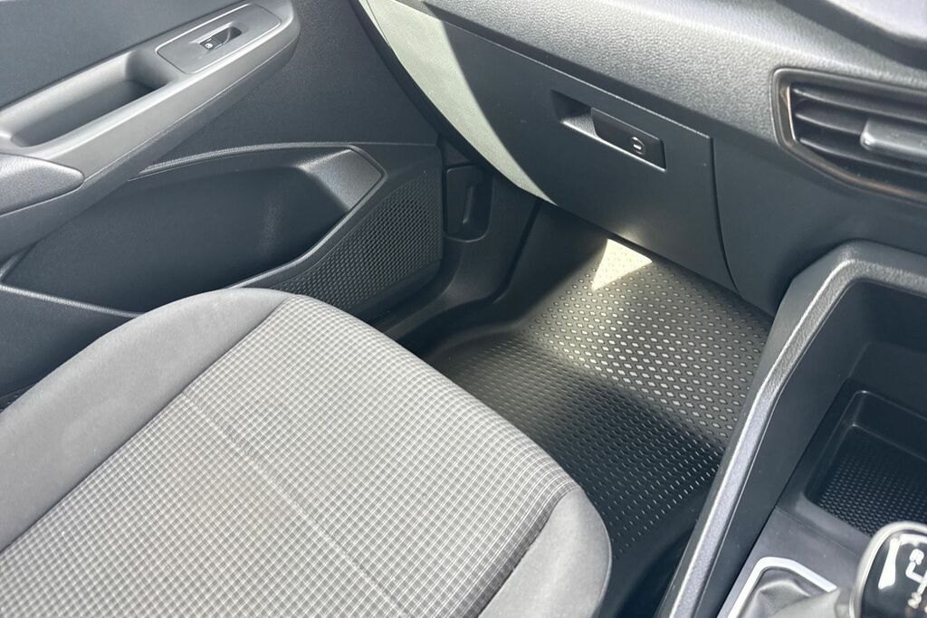 Volkswagen Caddy 2.0 Tdi 102Ps Commerce Van Businesstech Pack Silver #19