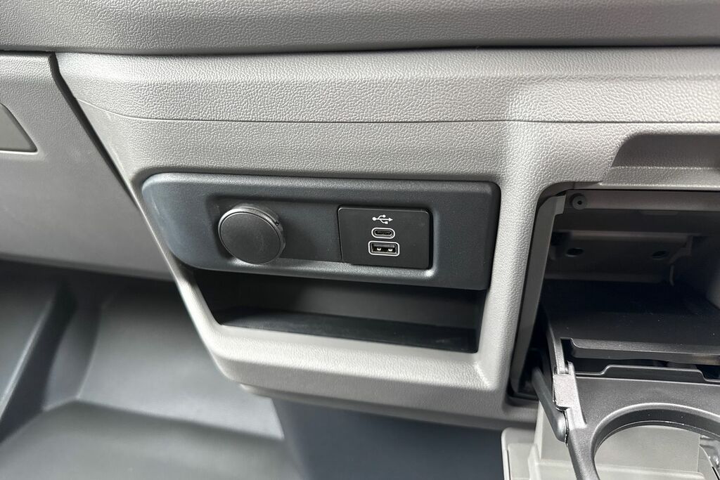 Volkswagen E-Transporter T32 65Kwh Commerce Pro Panel Van YS26BYY Grey #47