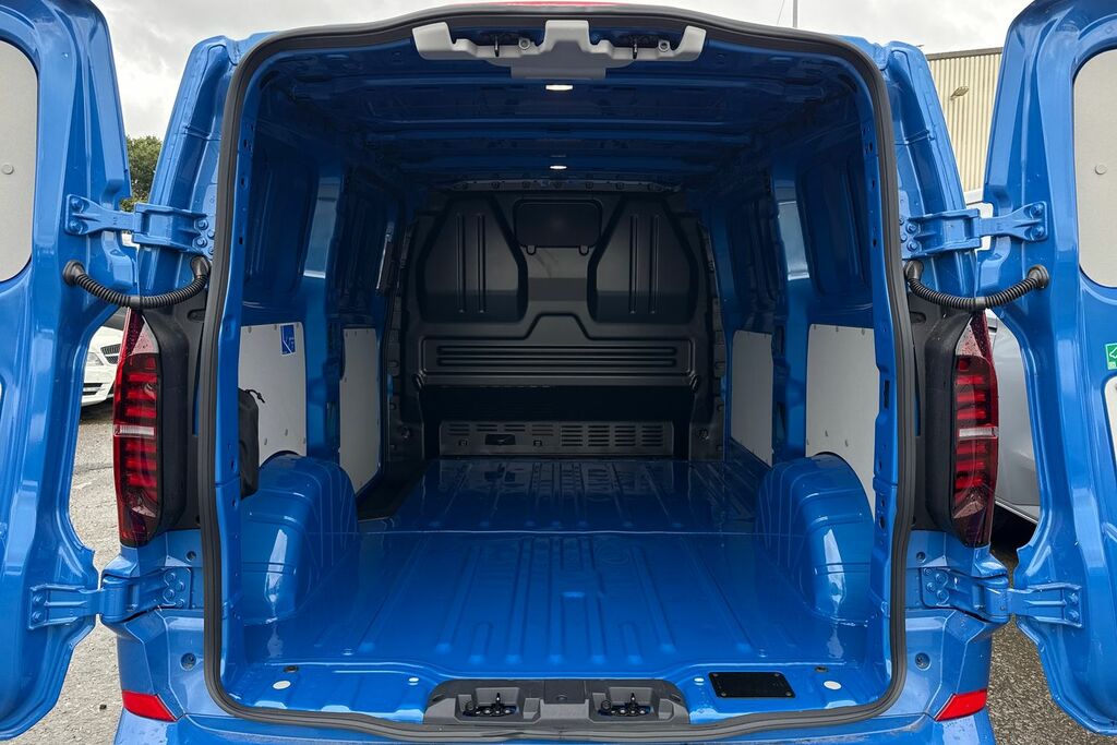Volkswagen E-Transporter 100Kw 65Kwh Commerce Plus Van 5 Plus Blue #6