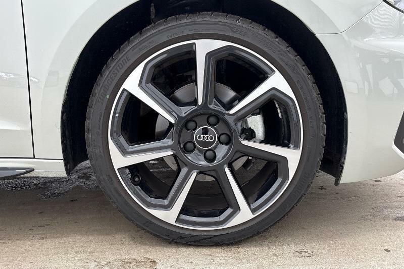 Audi A1 Black Edition 35 Tfsi 150 Ps S Tronic Silver #5