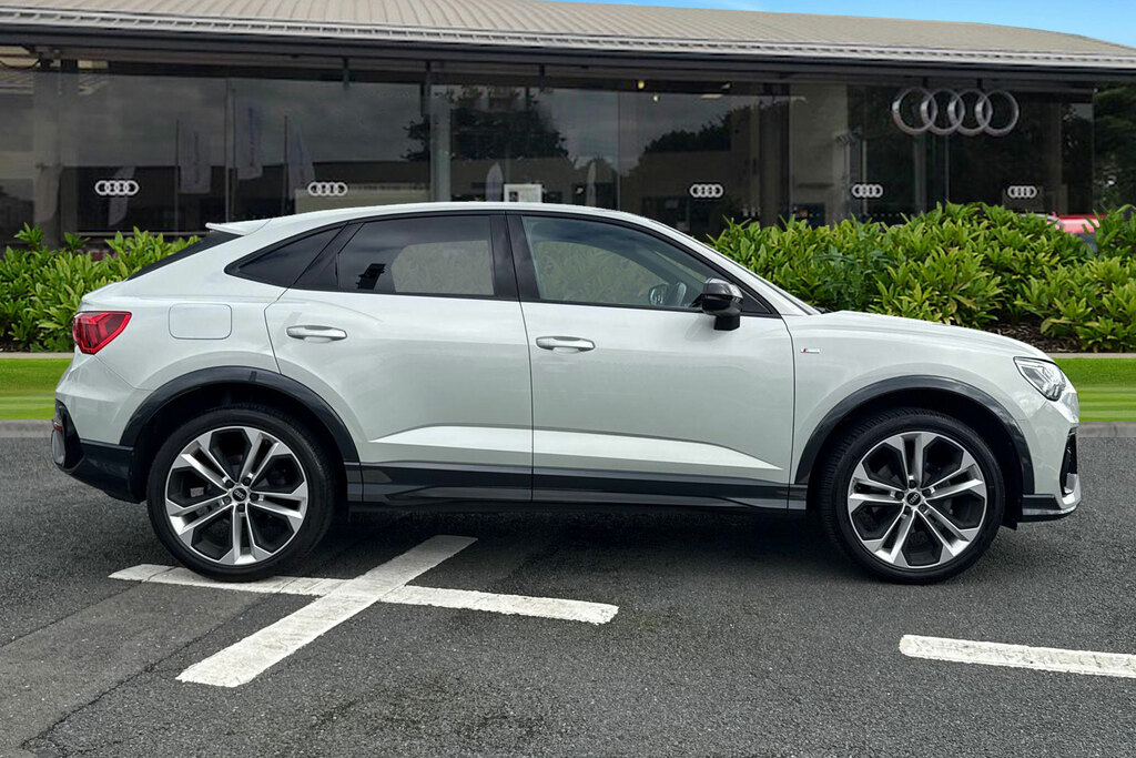 Audi Q3 Black Edition 35 Tdi 150 Ps S Tronic Silver #3