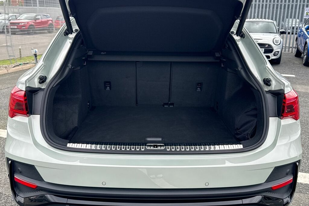 Audi Q3 Black Edition 35 Tdi 150 Ps S Tronic Silver #6