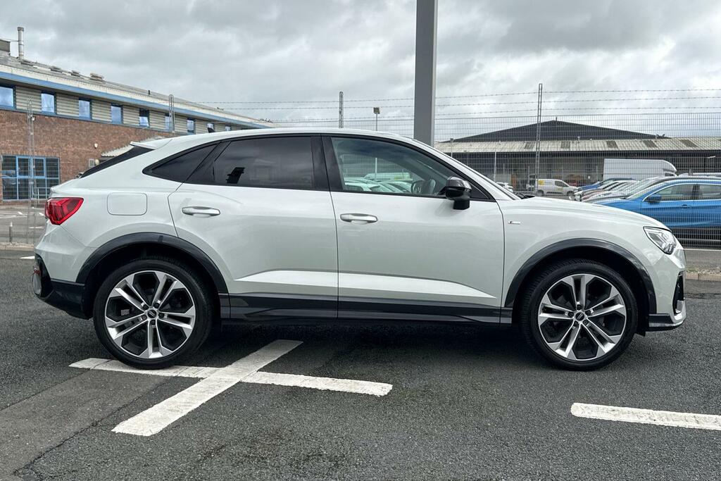Audi Q3 Black Edition 35 Tdi 150 Ps S Tronic Silver #3