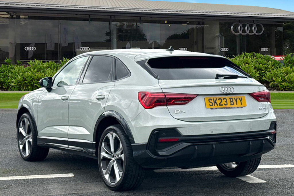 Audi Q3 Black Edition 35 Tdi 150 Ps S Tronic Silver #2