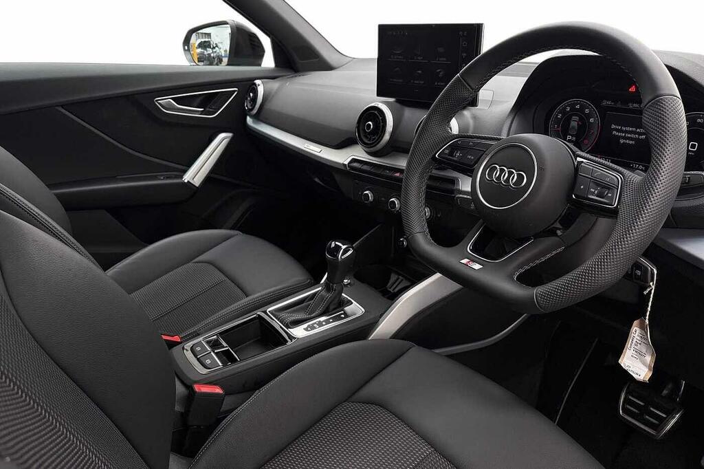 Audi Q2 Black Edition 35 Tfsi 150 Ps S Tronic Grey #6