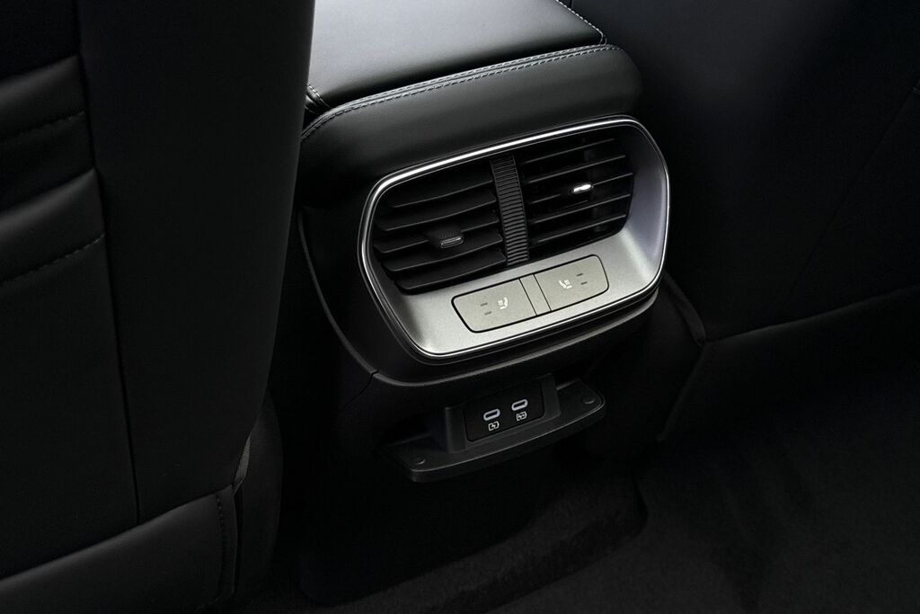 Byd Sealion 7 82.5Kwh Design Awd White #37