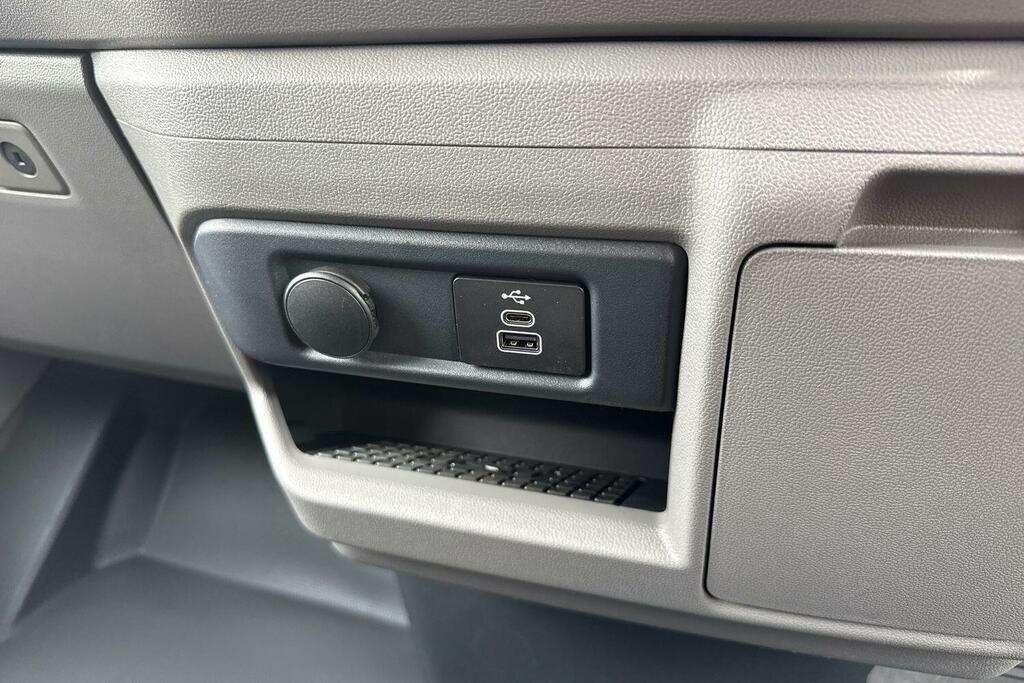 Volkswagen Transporter 2.0 Tdi 150Ps Commerce Pro Van Panel Van Blue #45