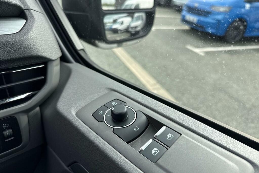 Volkswagen Transporter 2.0 Tdi 150Ps Commerce Pro Van Panel Van Blue #17