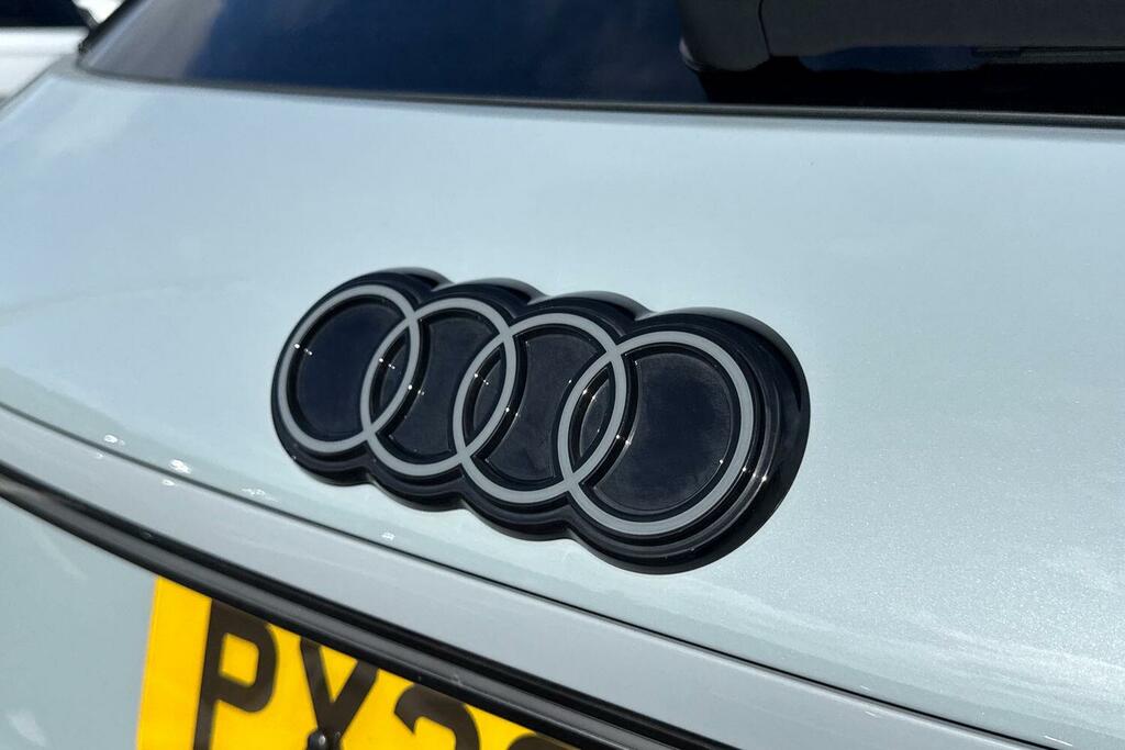 Audi Q3 1.5 E-hybrid Launch Edition Plus S Tronic Grey #38