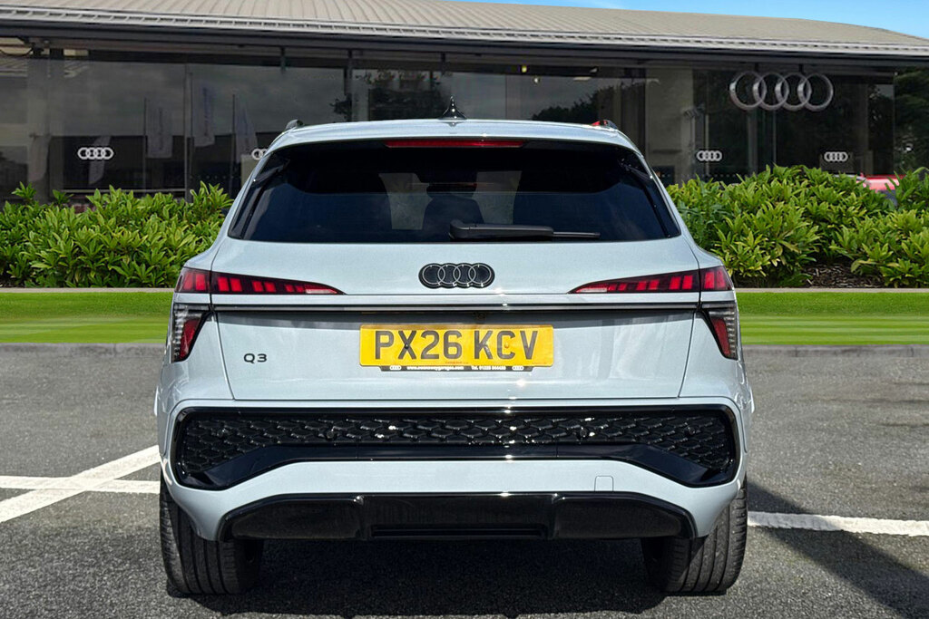 Audi Q3 Suv Edition 1 Tdi 150 Ps S Tronic Grey #4