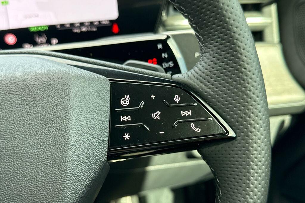 Audi Q3 1.5 E-hybrid Launch Edition Plus S Tronic Grey #44