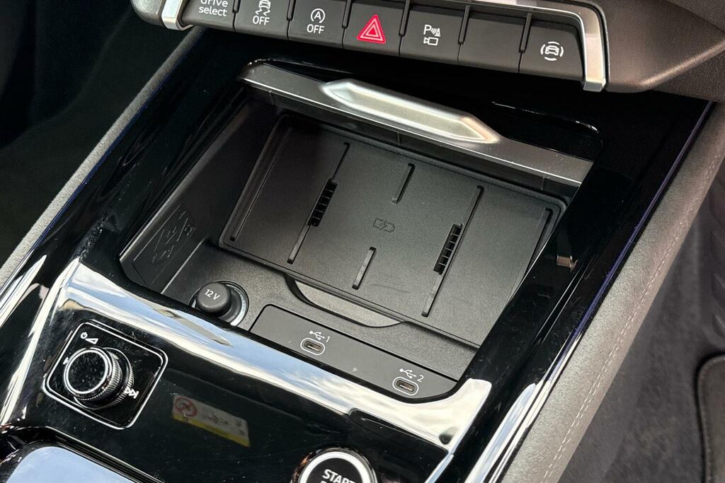 Audi Q3 1.5 E-hybrid Launch Edition Plus S Tronic Grey #37